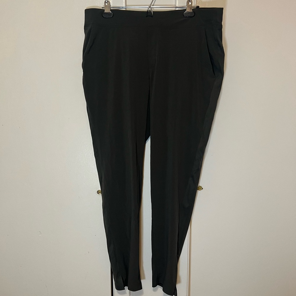 Grey Athleta Brooklyn ankle pant size 16 tall! In great condition